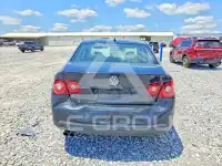 2010 Volkswagen Jetta photo