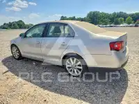 2010 Volkswagen Jetta photo