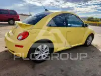 2010 Volkswagen BEETLE фото