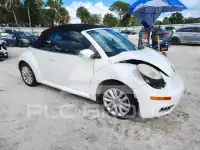 2010 Volkswagen BEETLE фото