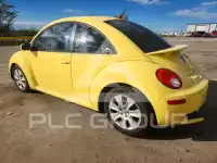 2010 Volkswagen BEETLE фото