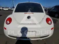 2010 Volkswagen BEETLE фото