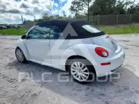 2010 Volkswagen BEETLE фото