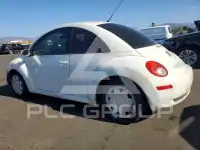 2010 Volkswagen BEETLE фото