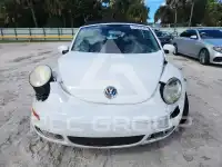 2010 Volkswagen BEETLE фото