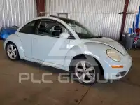 2010 Volkswagen BEETLE photo
