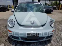 2010 Volkswagen BEETLE photo