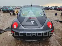 2010 Volkswagen BEETLE фото