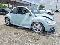 2010 Volkswagen BEETLE photo