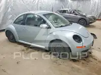 2010 Volkswagen BEETLE photo