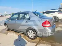 2011 Nissan VERSA photo