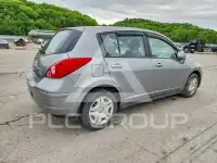 2011 Nissan VERSA photo
