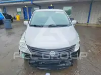 2011 Nissan VERSA photo
