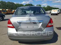2011 Nissan VERSA фото