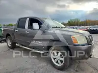 2011 Nissan TITAN фото