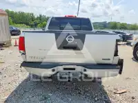 2011 Nissan TITAN фото