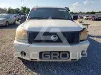 2011 Nissan TITAN фото