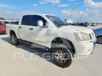 2011 Nissan TITAN фото
