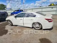 2011 Nissan MAXIMA photo