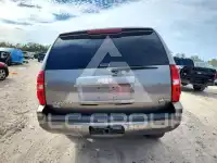 2011 Chevrolet Suburan photo