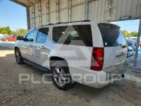 2011 Chevrolet Suburan photo
