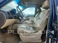 2011 Chevrolet Suburan photo