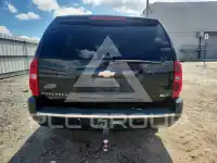 2011 Chevrolet Suburan photo