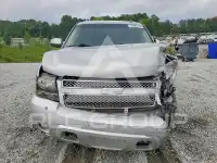 2011 Chevrolet Suburan photo