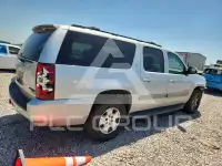 2011 Chevrolet Suburan photo