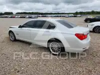 2011 BMW 750 photo