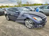 2011 Infinity M37 photo