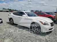 2011 Infinity M37 photo