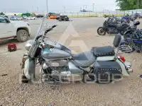 2011 Suzuki  фото