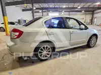 2011 Suzuki SX4 photo