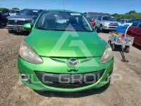 2011 Mazda 2 photo