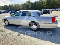 2011 Lincoln Town фото
