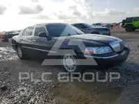 2011 Lincoln Town photo