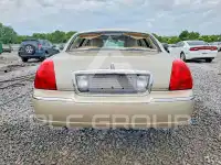 2011 Lincoln Town фото