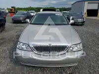 2011 Lincoln Town фото