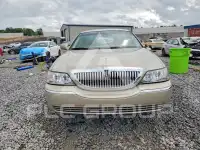 2011 Lincoln Town фото
