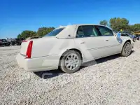 2011 Cadillac DTS photo