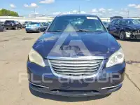 2011 Chrysler 200 photo