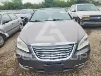 2011 Chrysler 200 photo