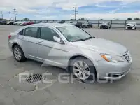 2011 Chrysler 200 photo