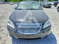 2011 Chrysler 200 photo