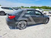 2011 Chrysler 200 photo