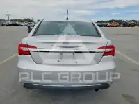 2011 Chrysler 200 photo