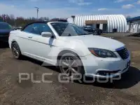 2011 Chrysler 200 photo