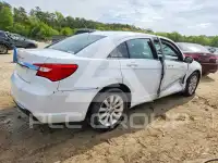 2011 Chrysler 200 photo