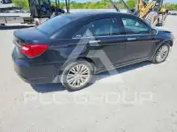 2011 Chrysler 200 photo